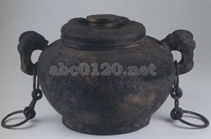 蟠螭紋罐